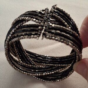 Vintage EUC black and silver bead bracelet